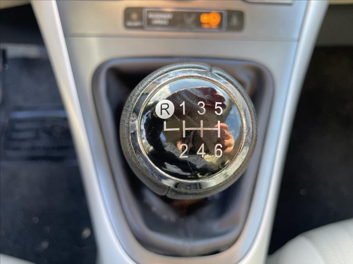 2008 Toyota Auris - 17