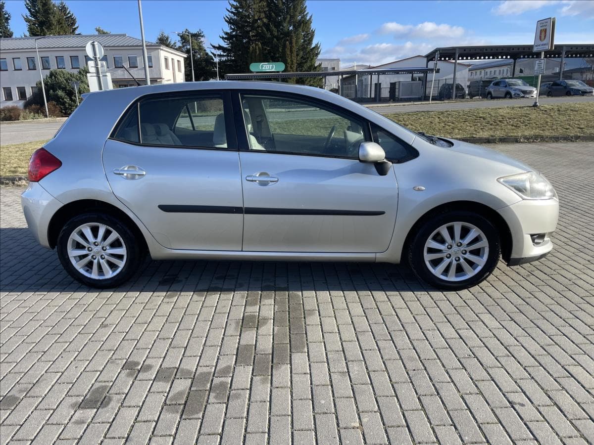 2008 Toyota Auris - 5