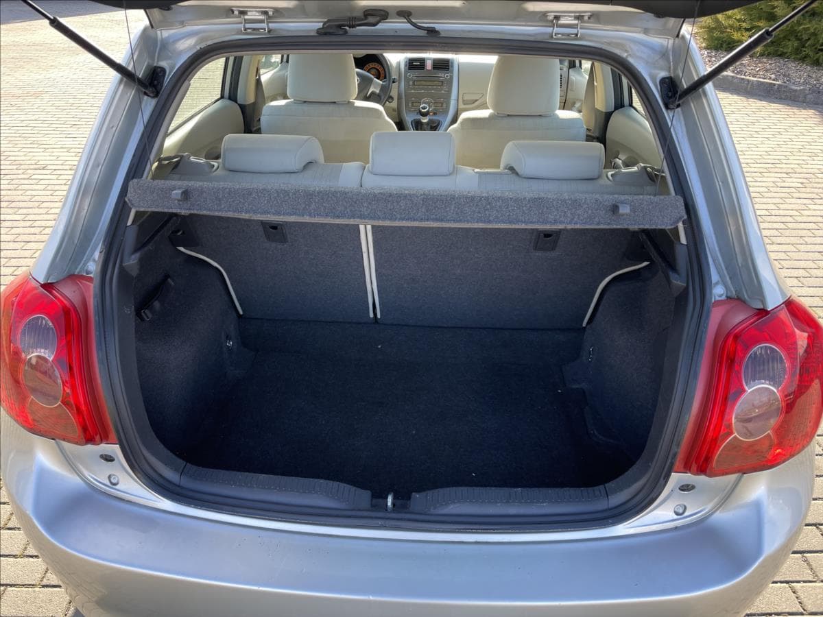 2008 Toyota Auris - 9