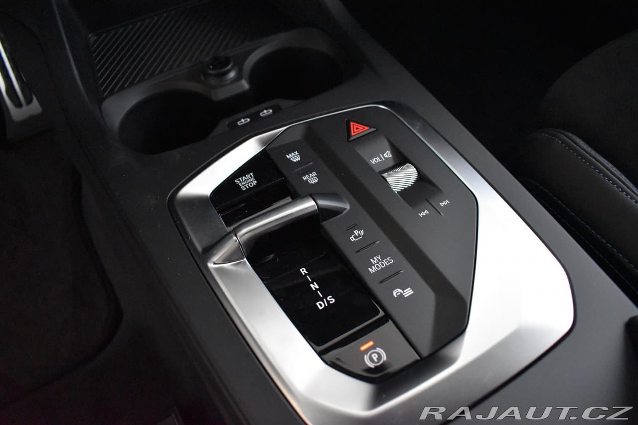 2025 BMW 1-Series - 11