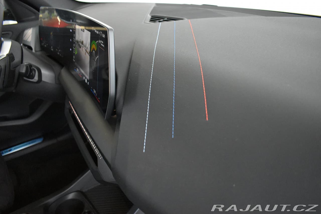 2025 BMW 1-Series - 12