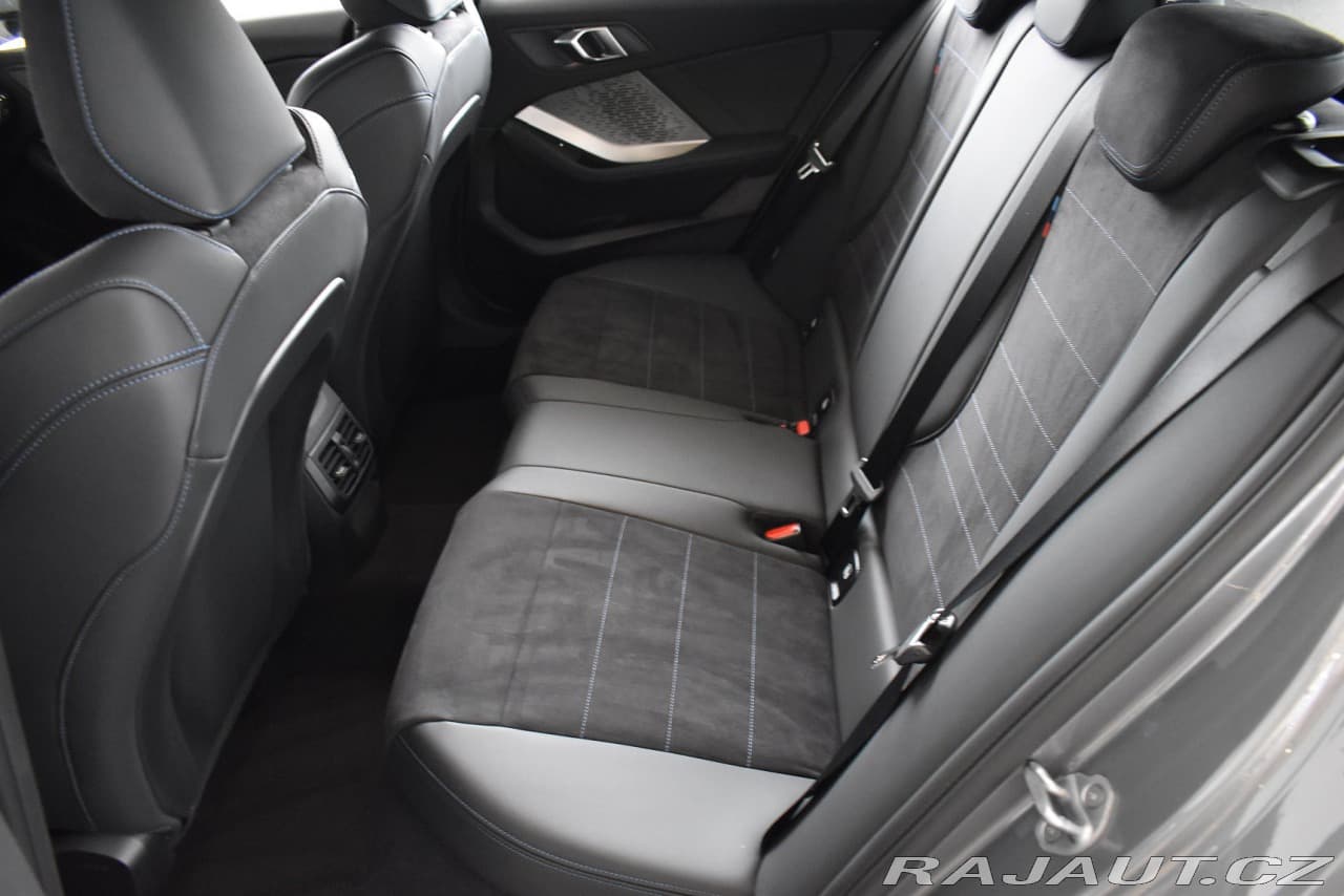 2025 BMW 1-Series - 13