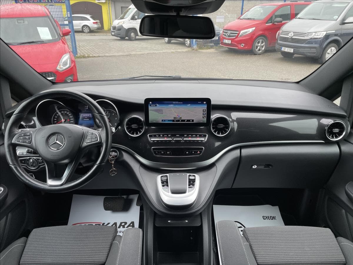 2022 Mercedes-Benz V-Class - 10