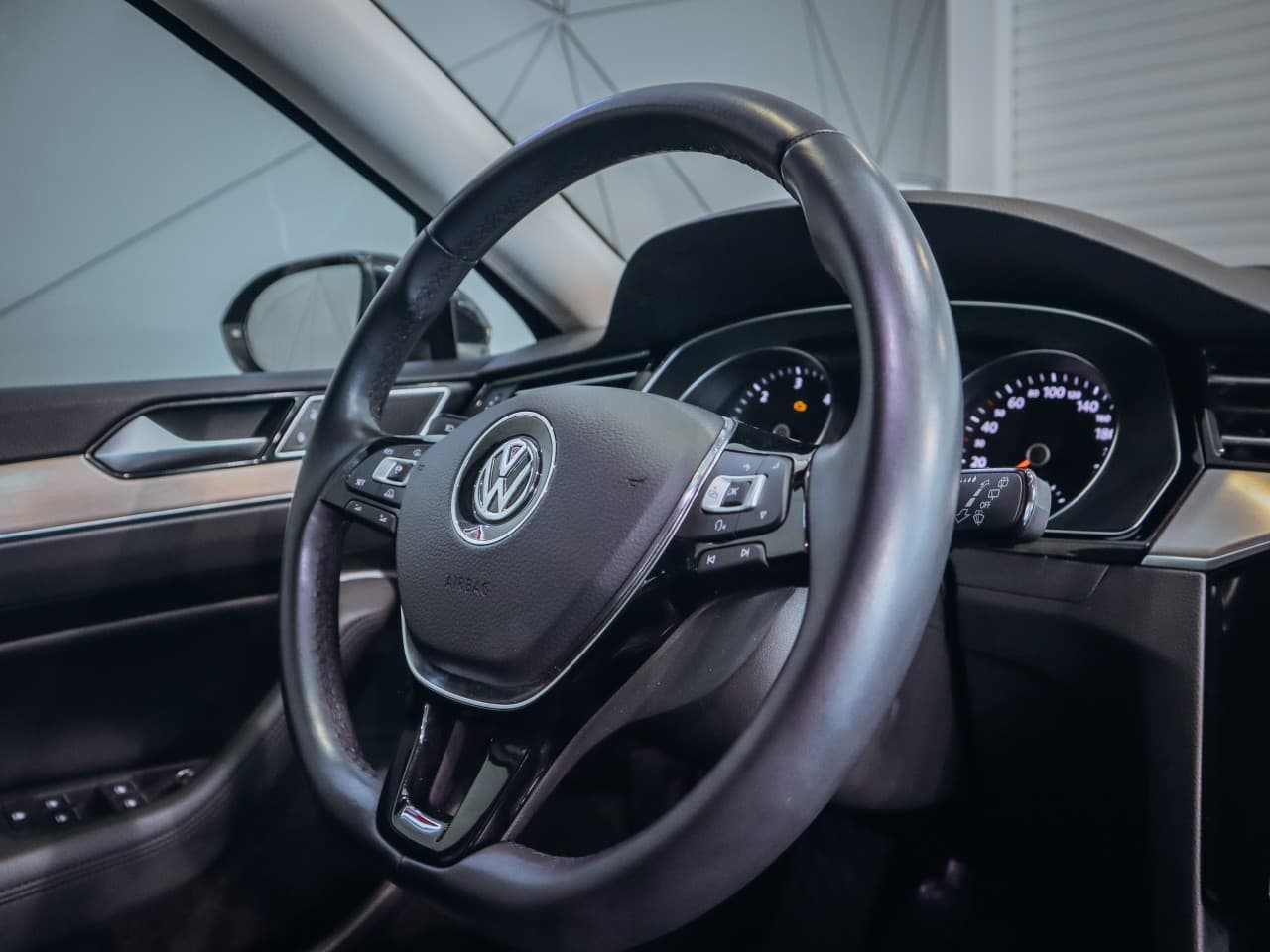 2018 Volkswagen Passat - 10