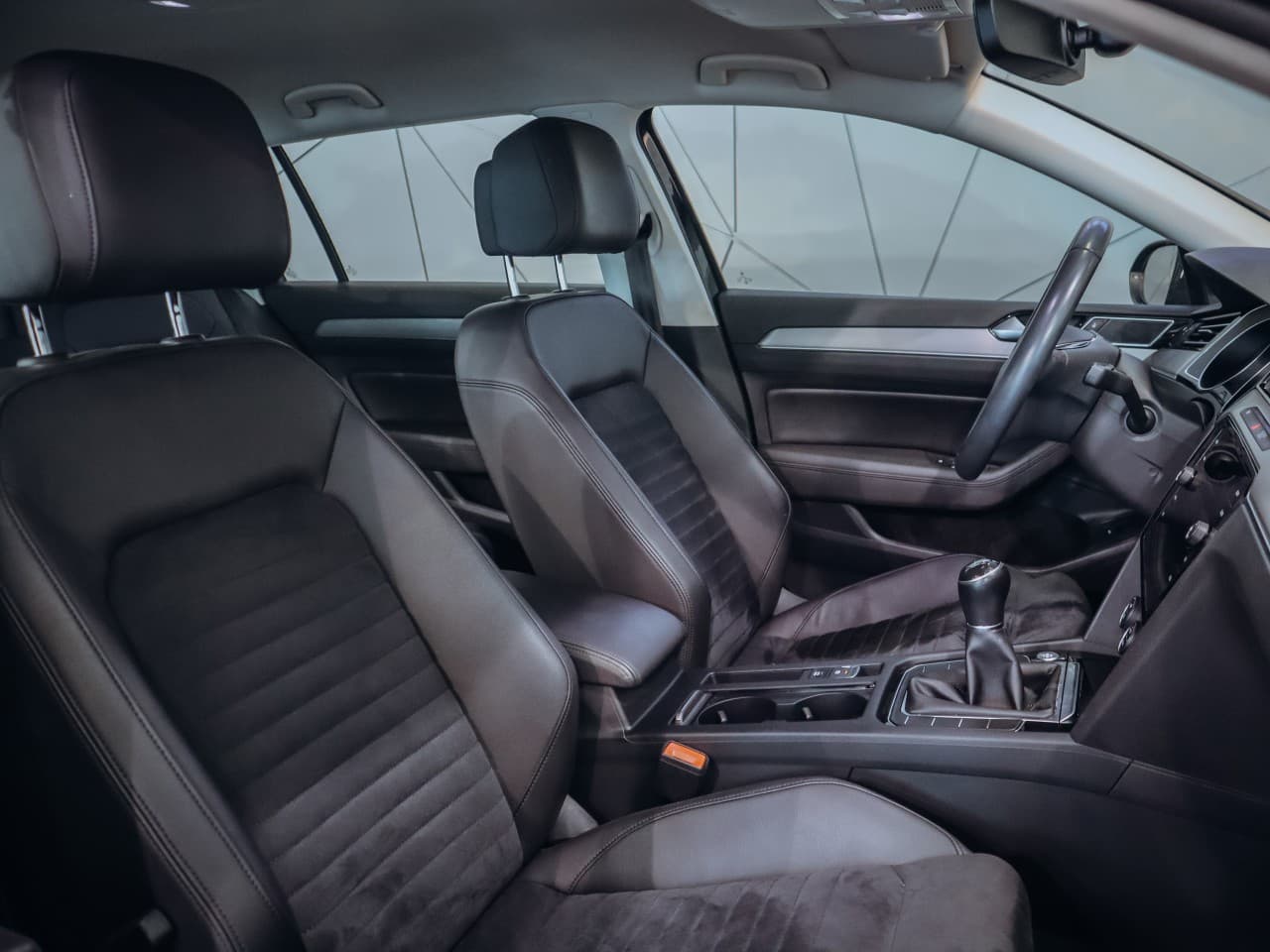 2018 Volkswagen Passat - 12