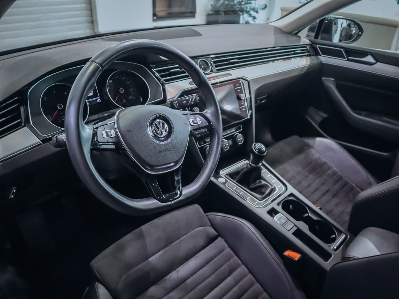 2018 Volkswagen Passat - 13