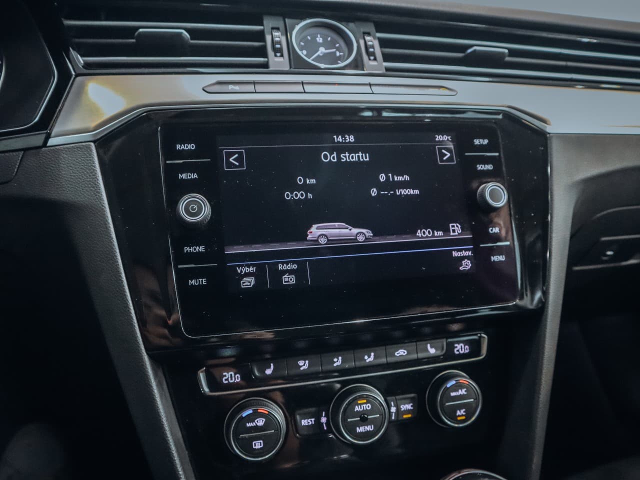 2018 Volkswagen Passat - 17