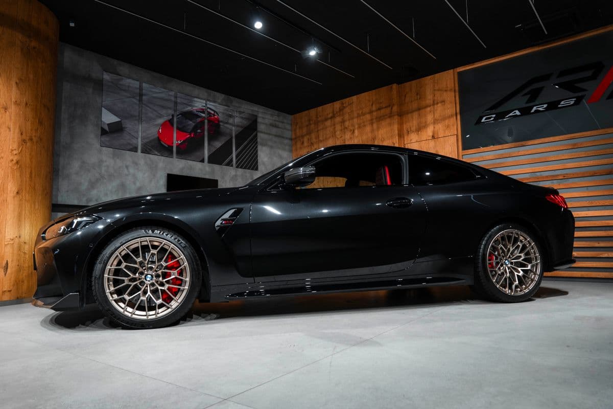 2025 BMW M4 - 7