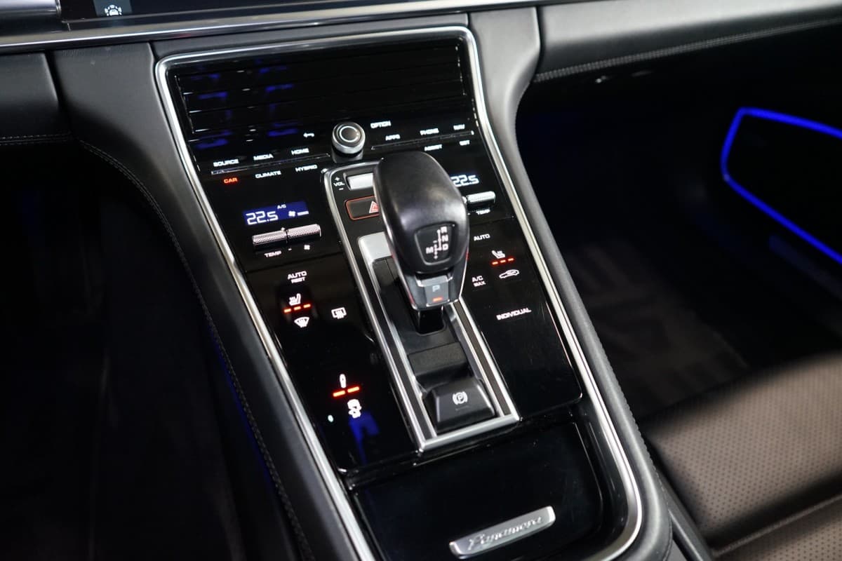 2021 Porsche Panamera - 18