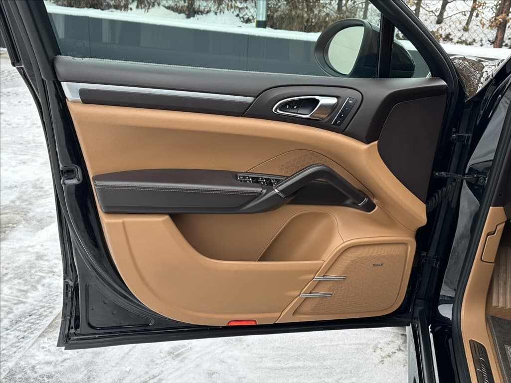 2012 Porsche Cayenne - 12