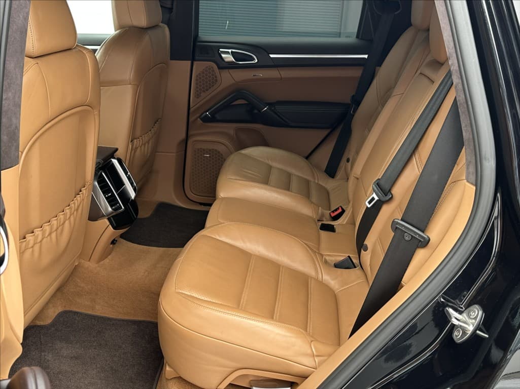 2012 Porsche Cayenne - 13