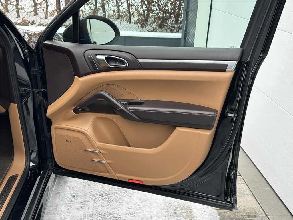 2012 Porsche Cayenne - 17