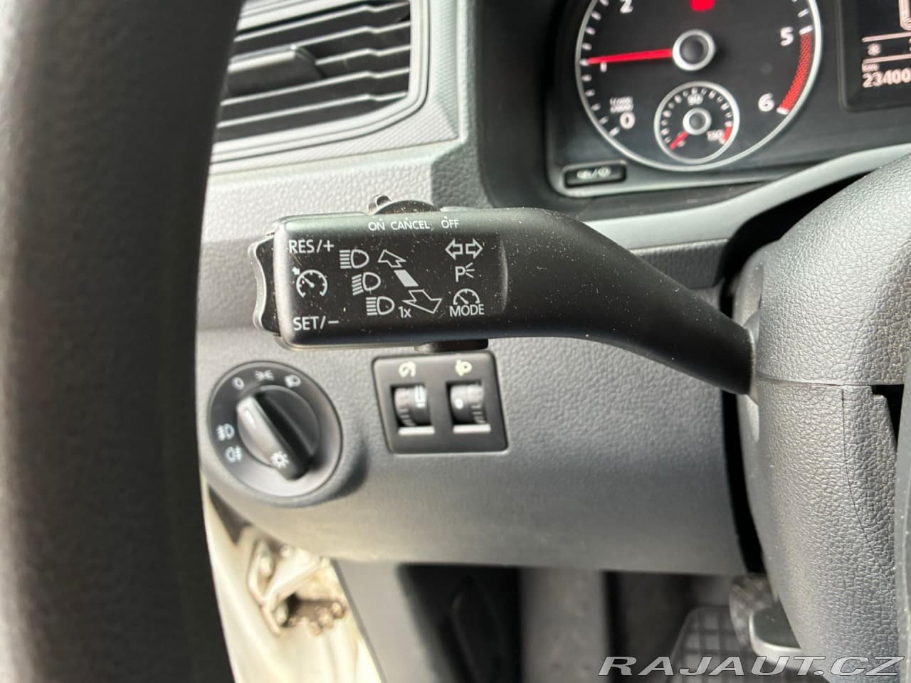 2016 Volkswagen Caddy - 14