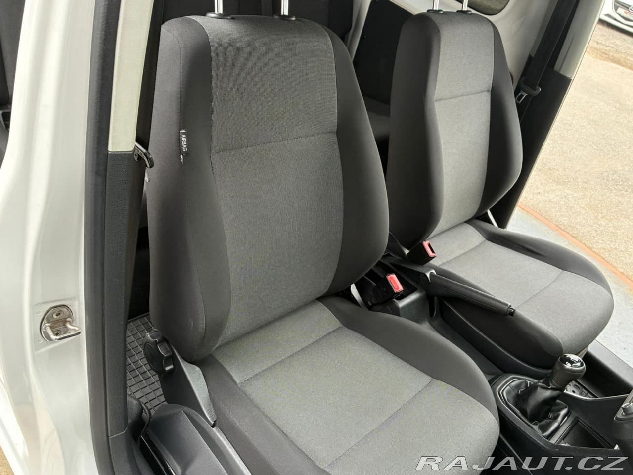 2016 Volkswagen Caddy - 19