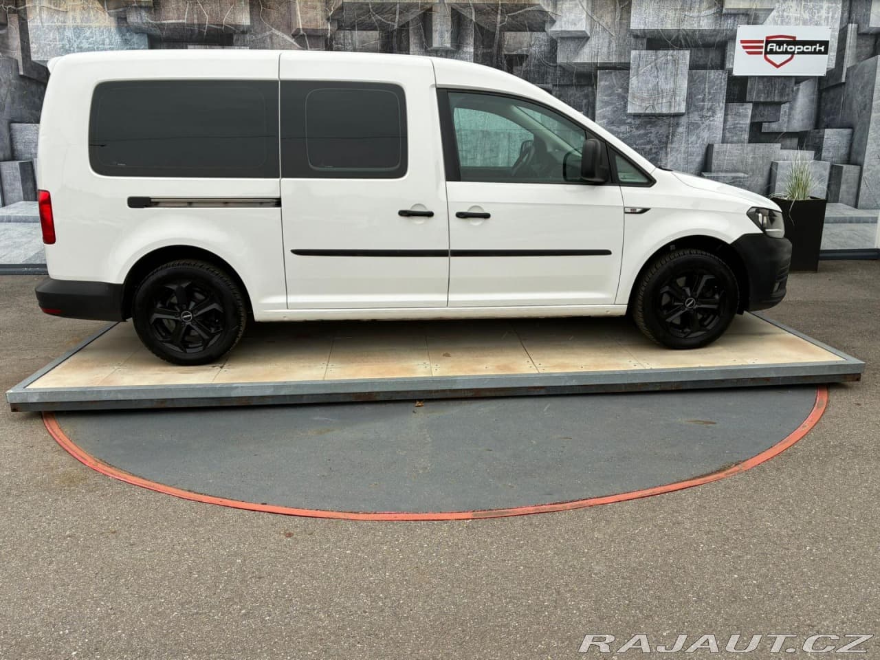 2016 Volkswagen Caddy - 5