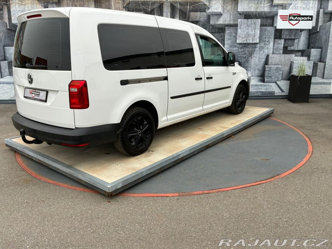 2016 Volkswagen Caddy - 6