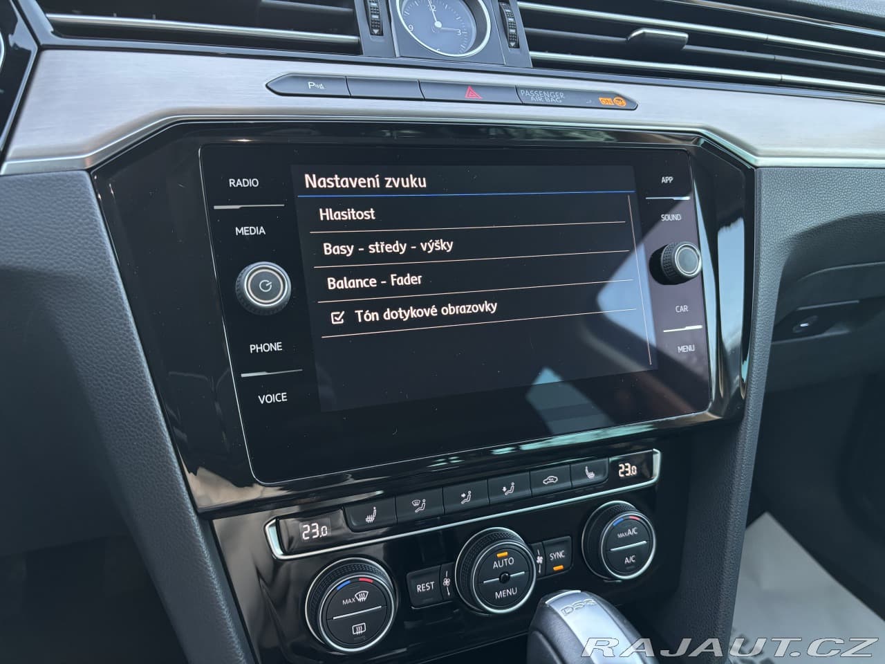 2019 Volkswagen Passat - 17