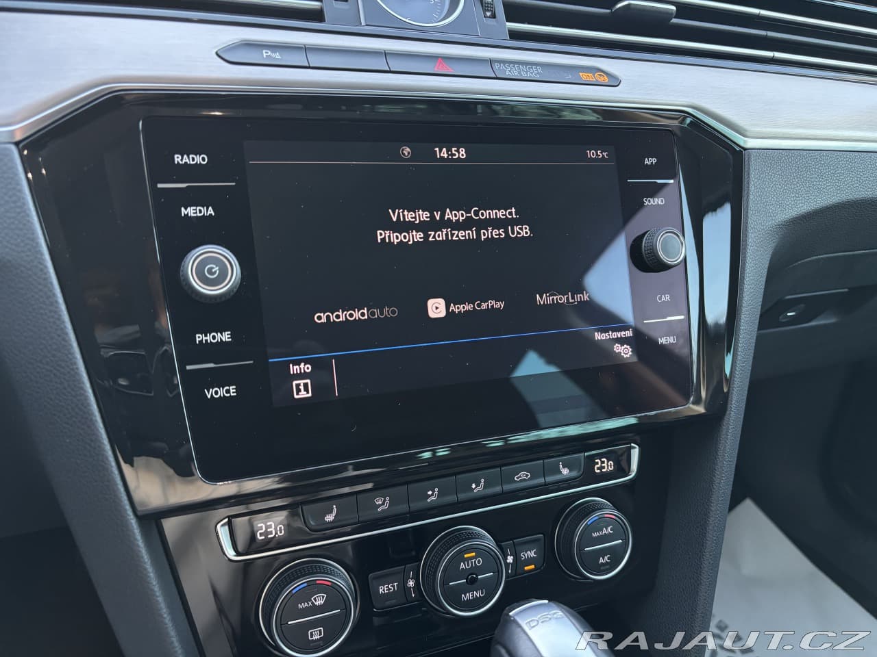 2019 Volkswagen Passat - 18