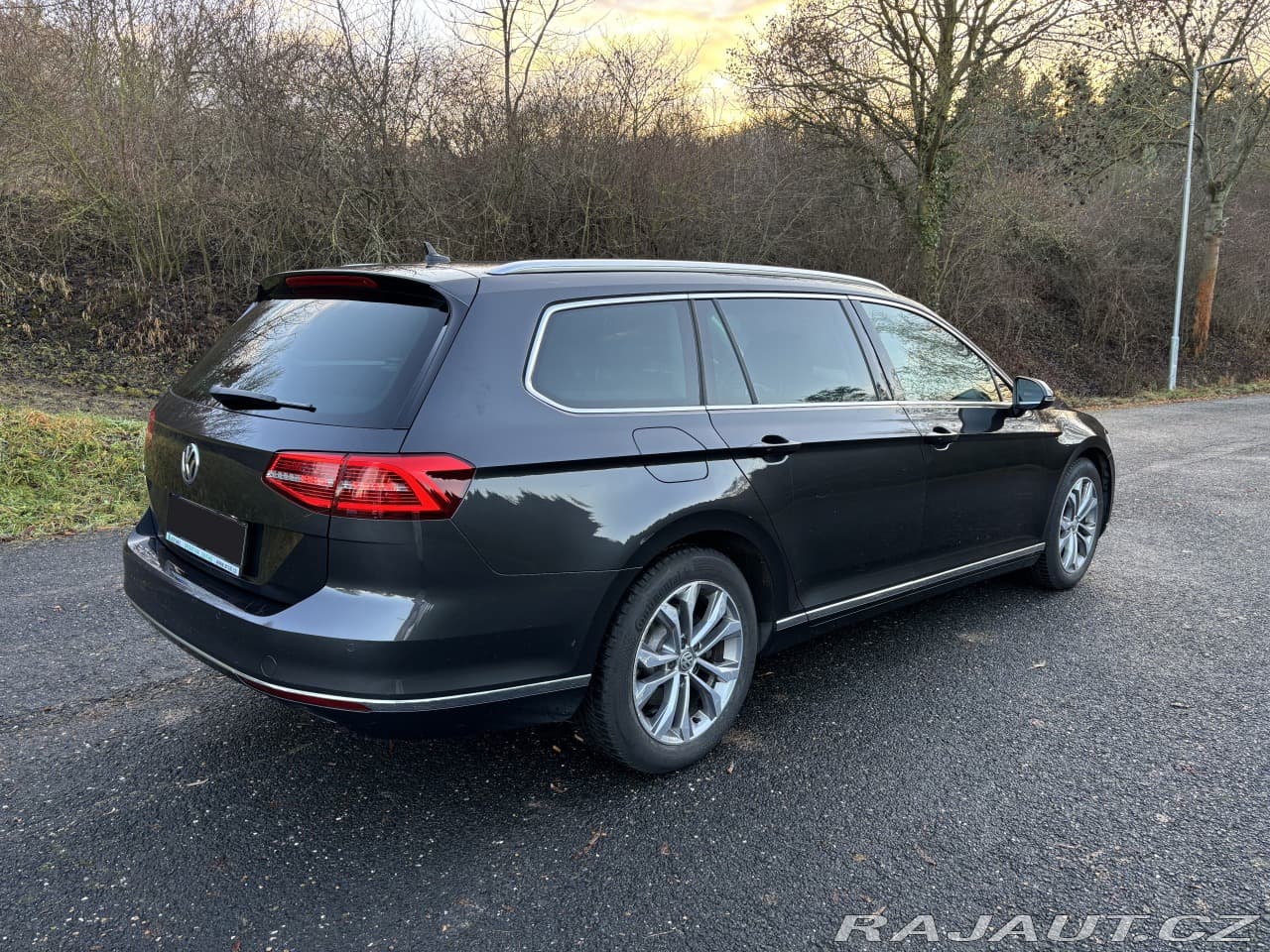2019 Volkswagen Passat - 2
