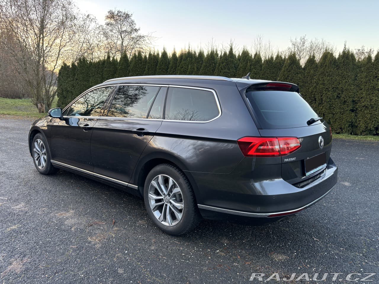 2019 Volkswagen Passat - 3