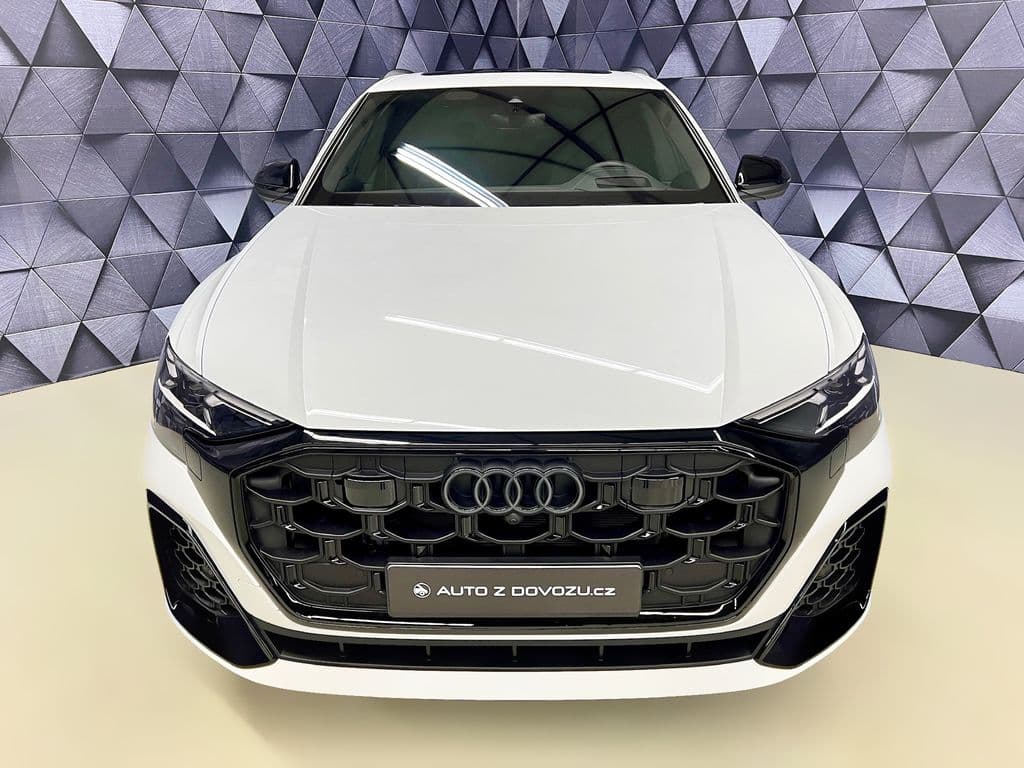 2025 Audi Q8 - 2