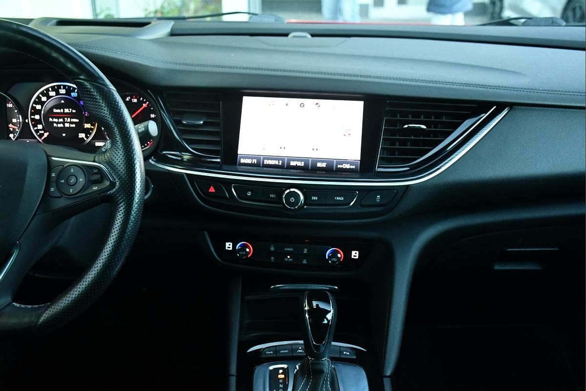 2018 Opel Insignia - 8