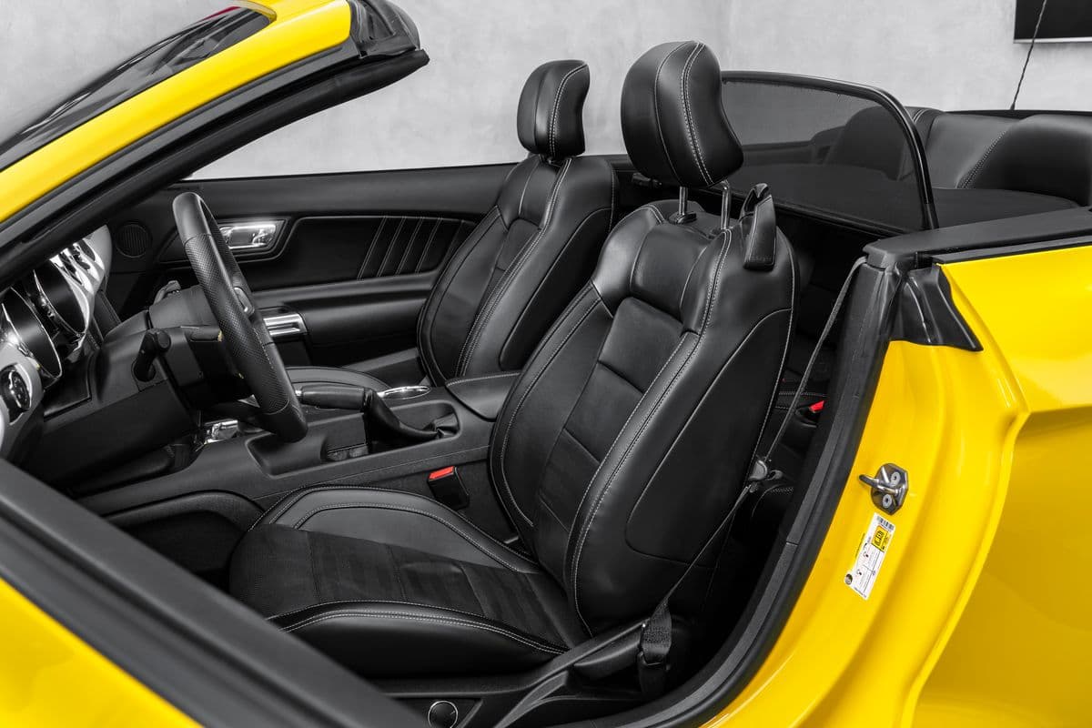 2016 Ford Mustang - 16