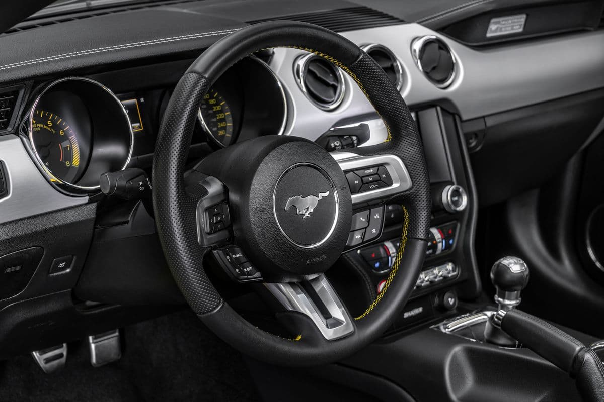 2016 Ford Mustang - 17