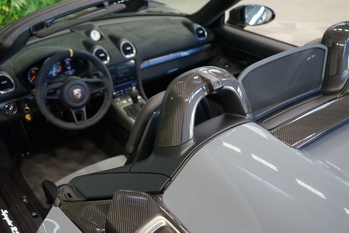 2024 Porsche 718 - 19