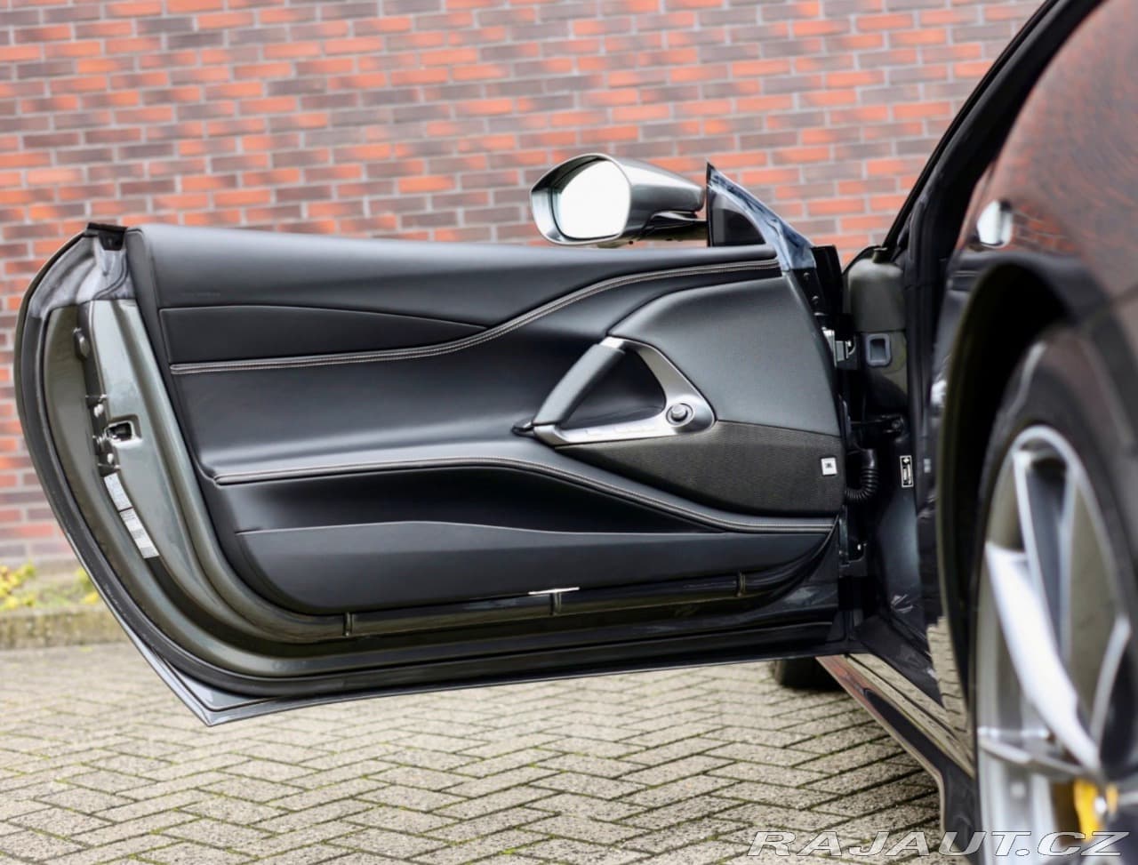 2020 Ferrari 812 - 6