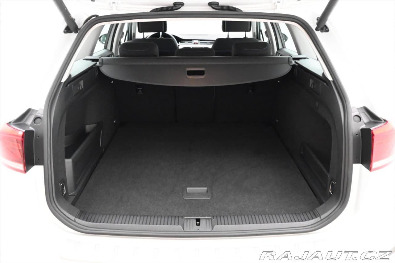 2021 Volkswagen Passat - 10