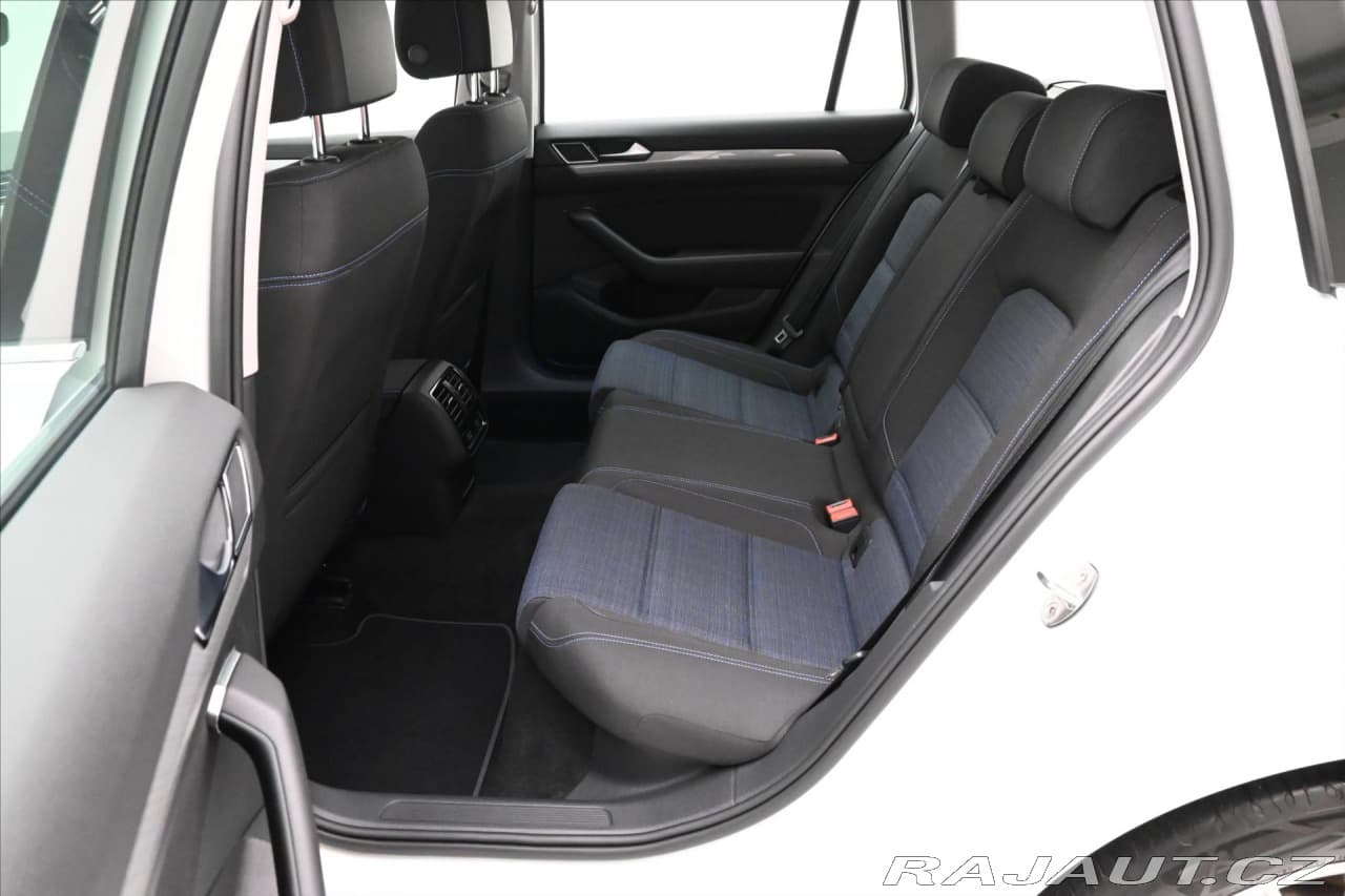 2021 Volkswagen Passat - 14