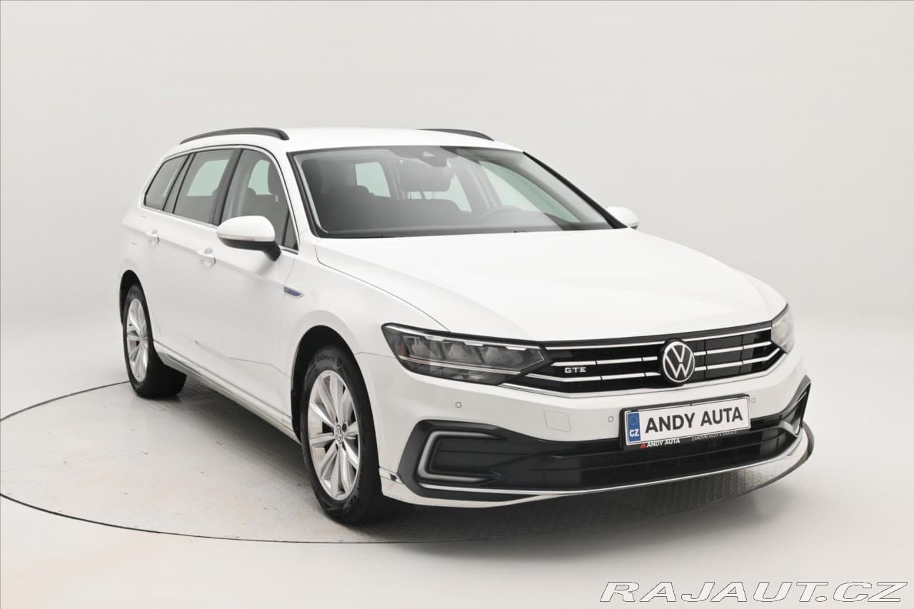 2021 Volkswagen Passat - 3