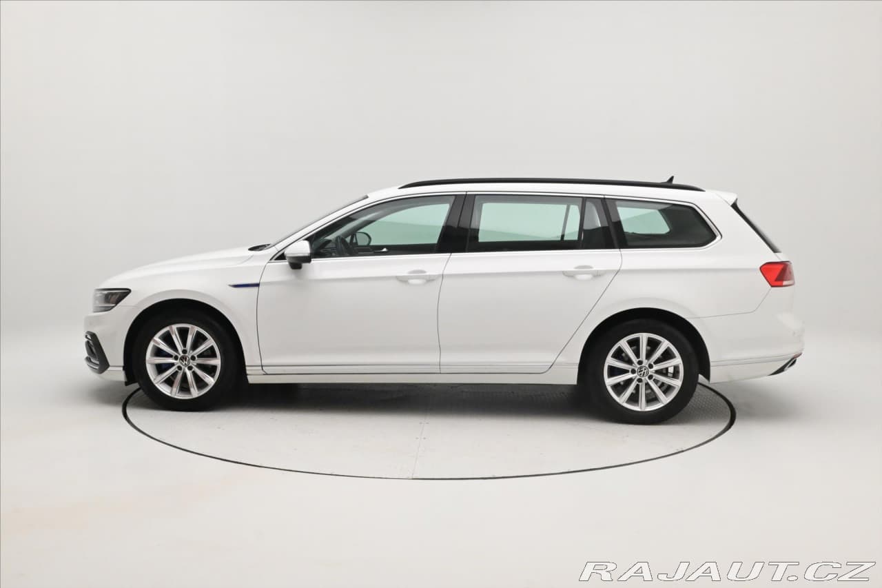 2021 Volkswagen Passat - 8