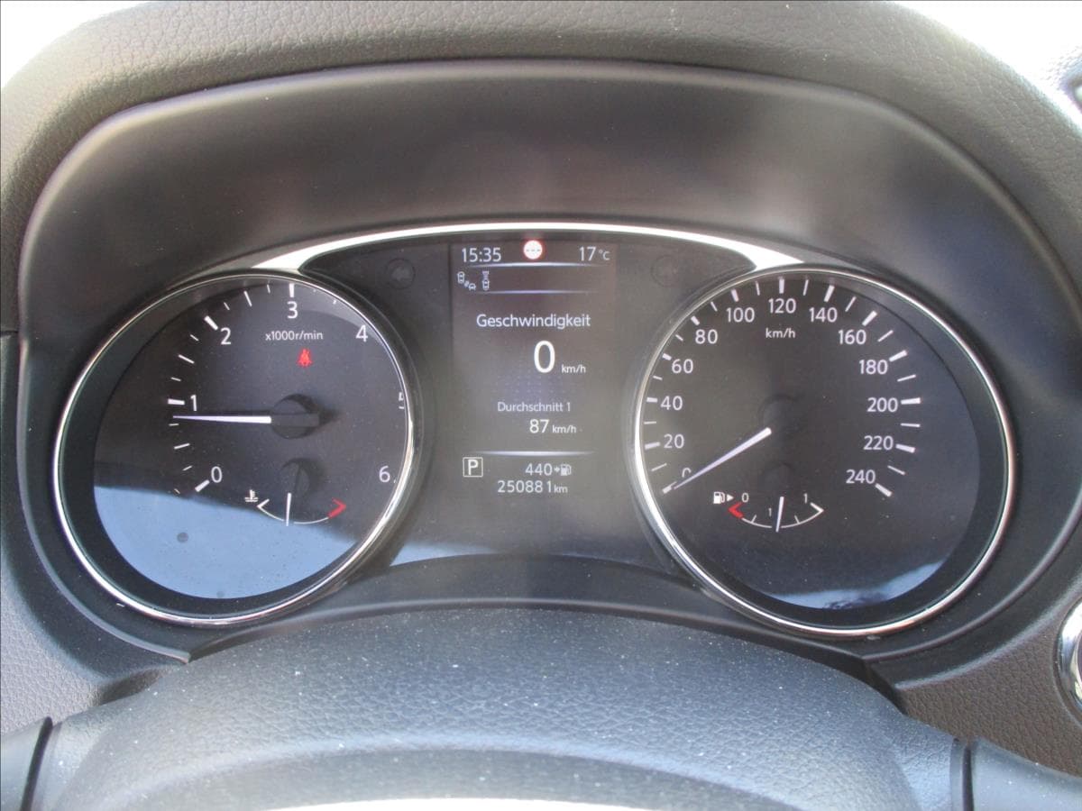 2015 Nissan X-TRAIL - 16