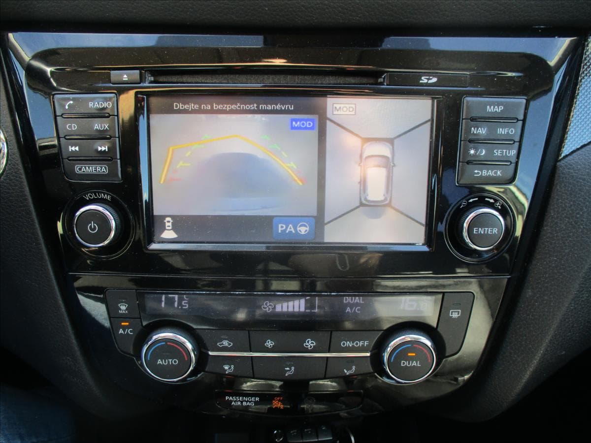 2015 Nissan X-TRAIL - 18