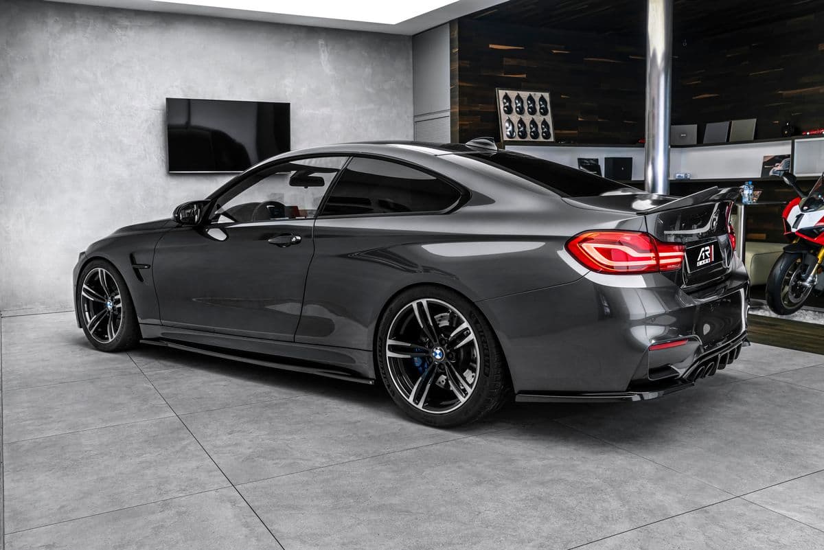 2020 BMW M4 - 7