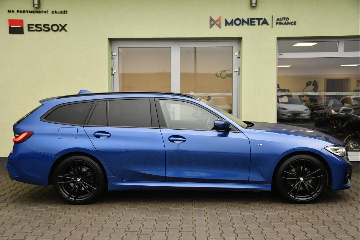 2022 BMW 3-Series - 12