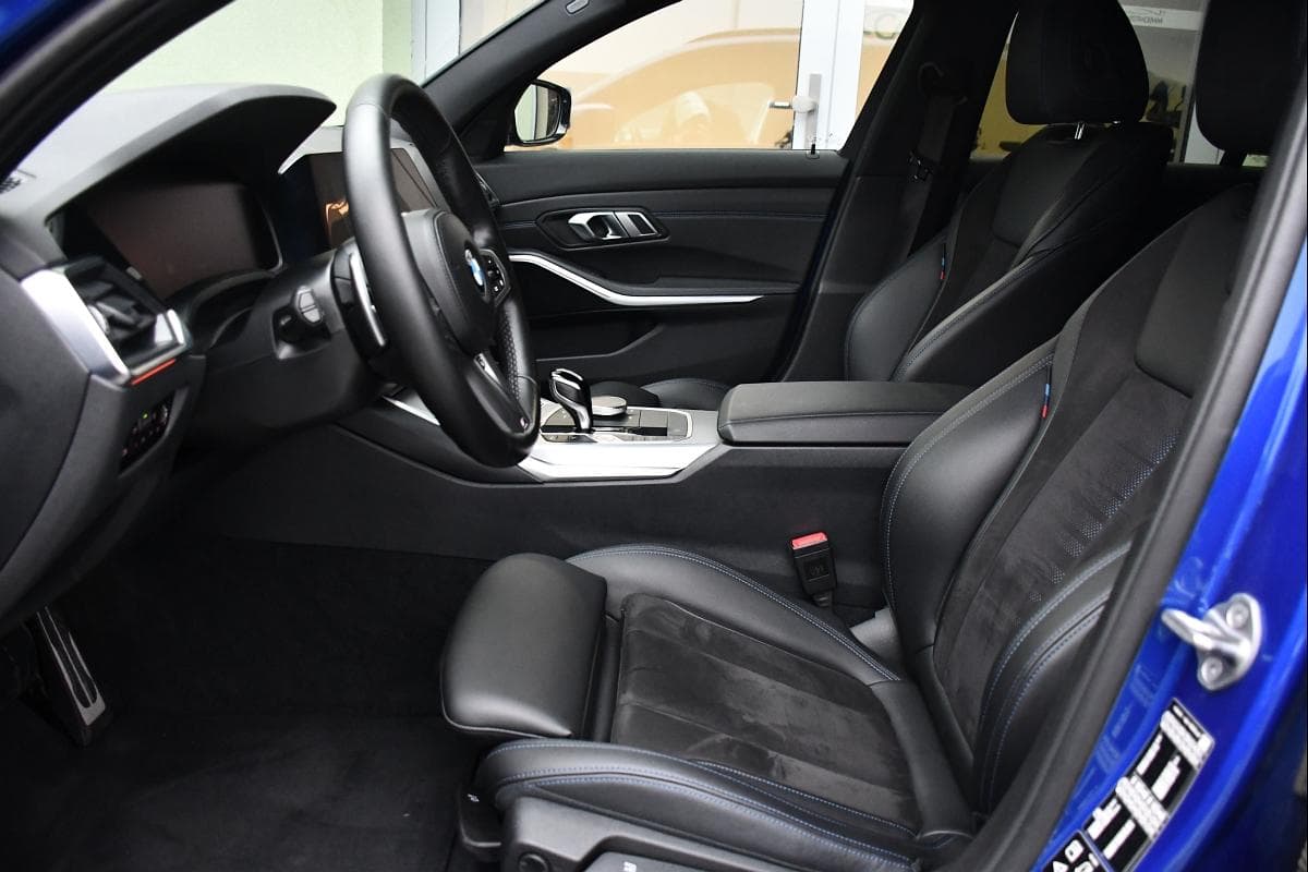 2022 BMW 3-Series - 13