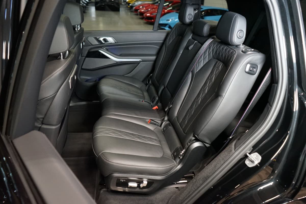 2023 BMW X7 - 12