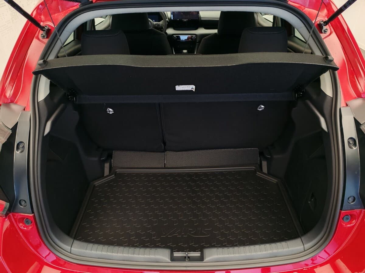 2024 Toyota Yaris - 11