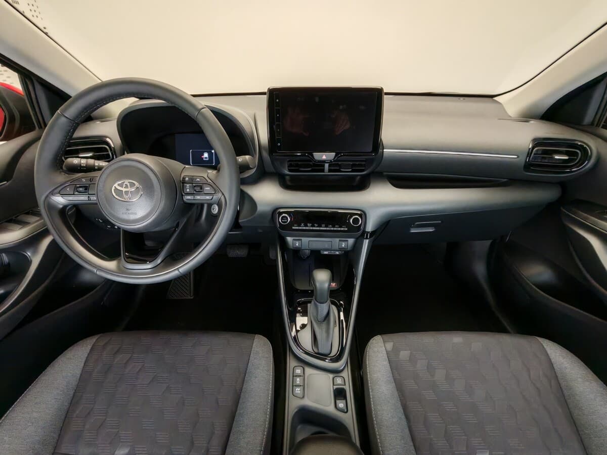 2024 Toyota Yaris - 12