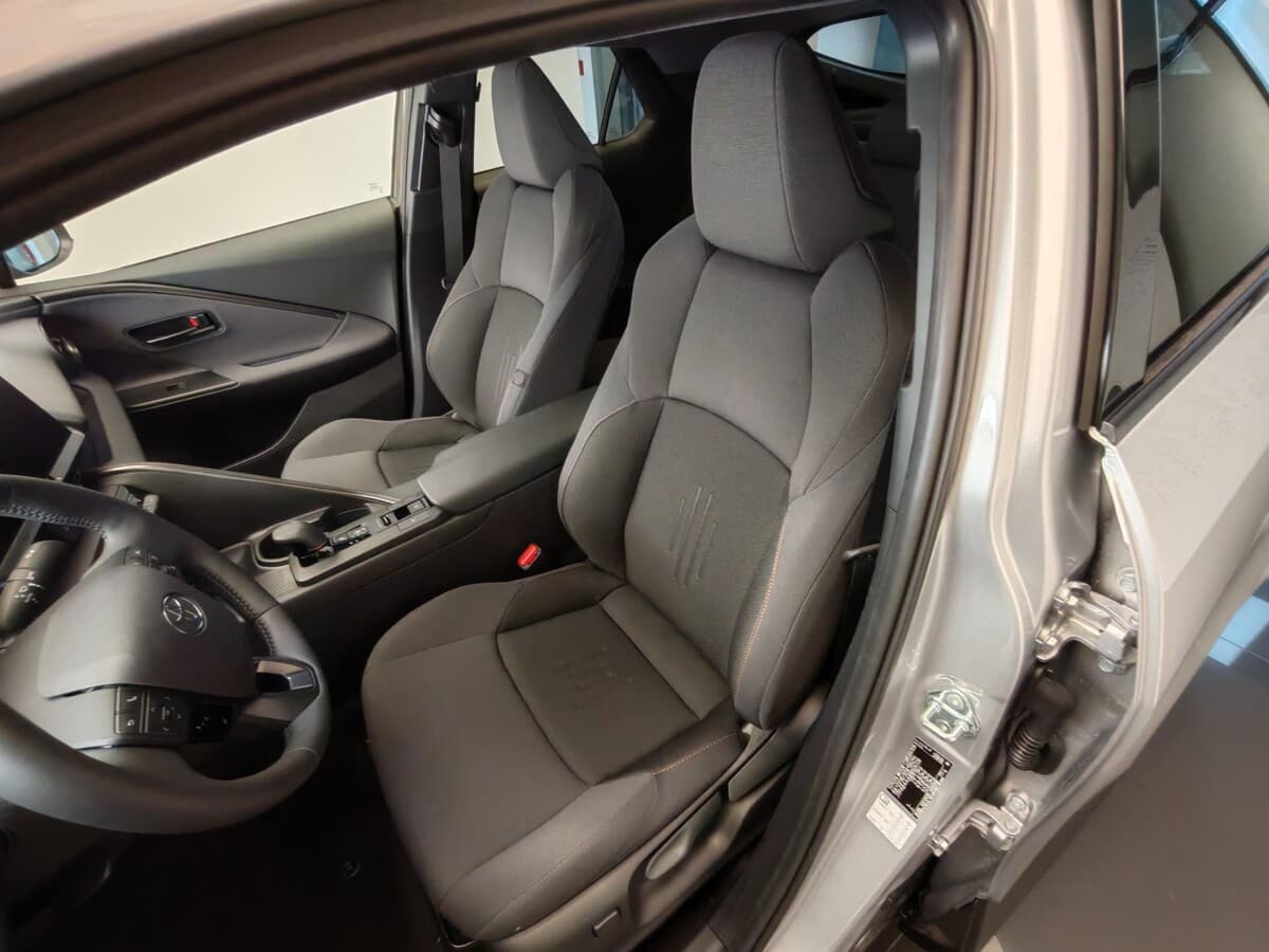 2024 Toyota C-Hr - 16