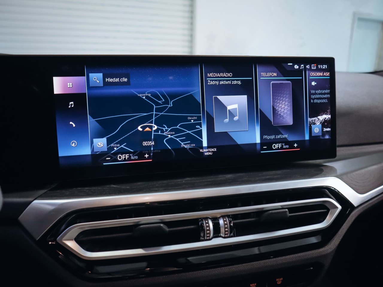 2022 BMW 3-Series - 9