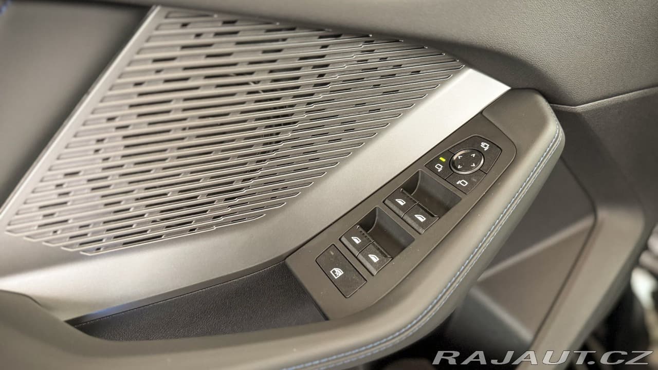 2025 BMW 1-Series - 12