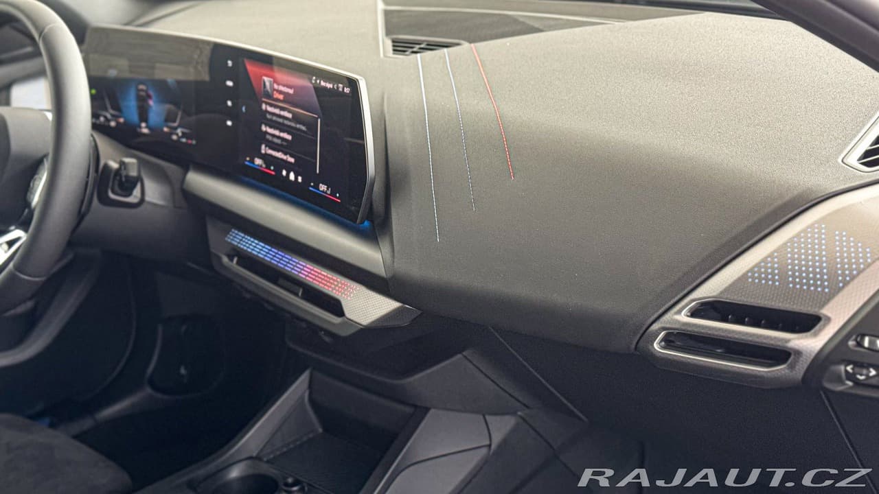 2025 BMW 1-Series - 13