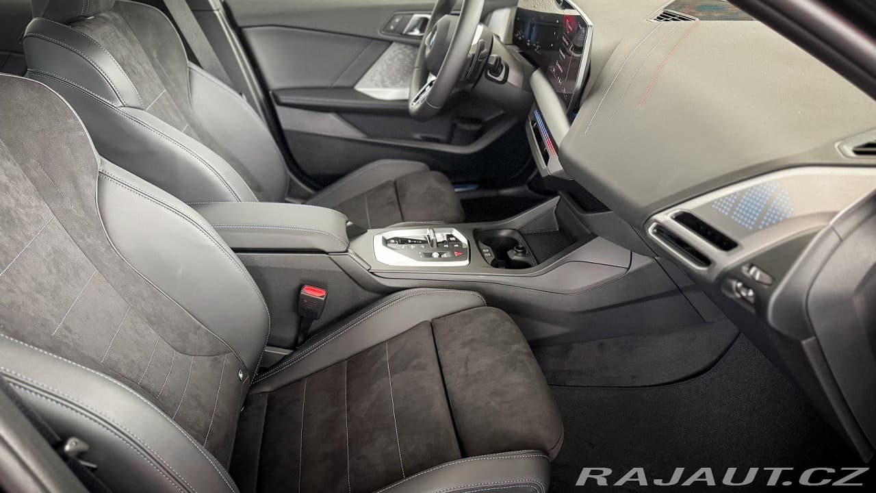 2025 BMW 1-Series - 17