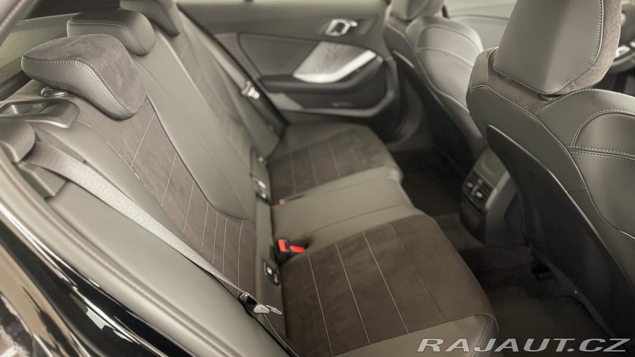 2025 BMW 1-Series - 19