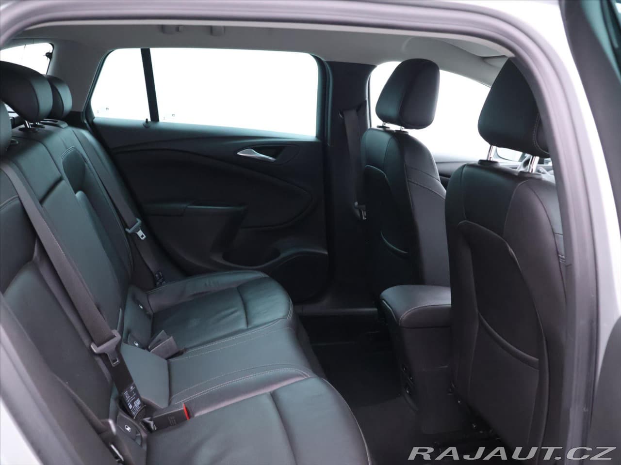 2017 Opel Astra - 13