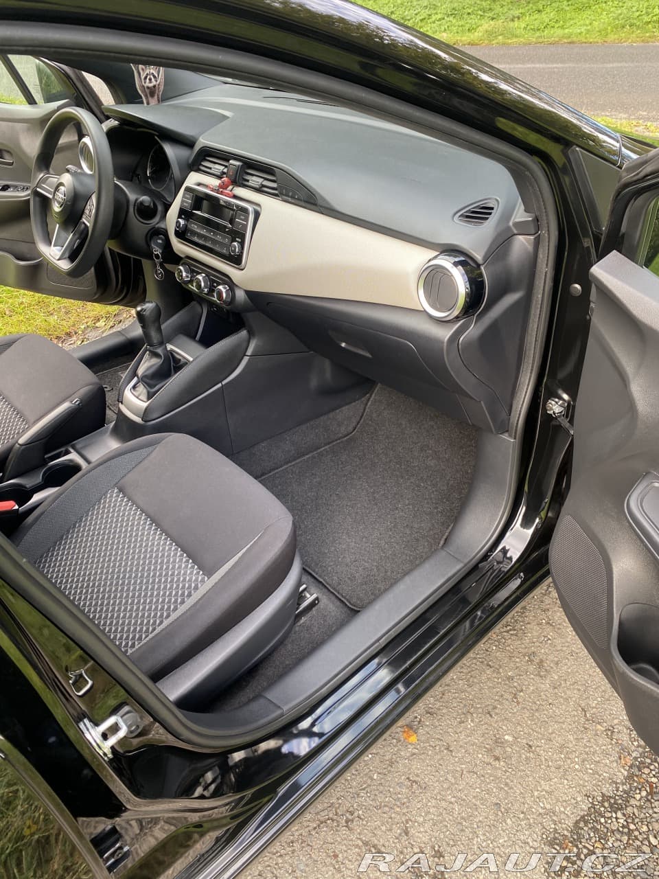 2018 Nissan Micra - 11